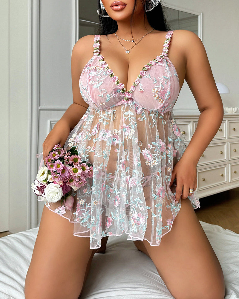 Plus Size Sexy V-neck Floral Sheer Mesh Camisole Nightgown Set